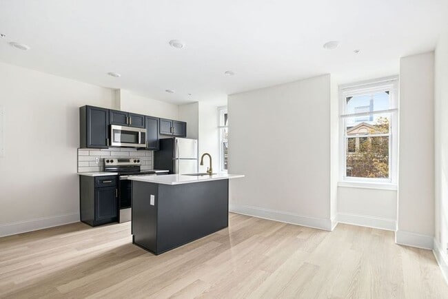 1913 Wallace St in Philadelphia, PA - Building Photo - Building Photo