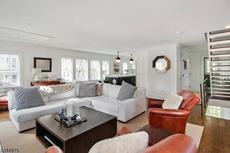 113 Washington St-Unit -B in Morristown, NJ - Building Photo - Building Photo