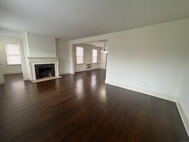 160 Elm St in West Haven, CT - Building Photo - Building Photo