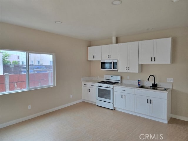 6008 Kansas Ave in Los Angeles, CA - Building Photo - Building Photo