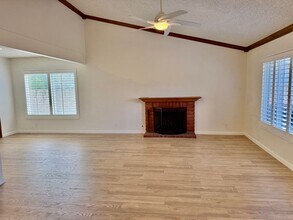 907 Candy Dr in Corona, CA - Building Photo - Building Photo