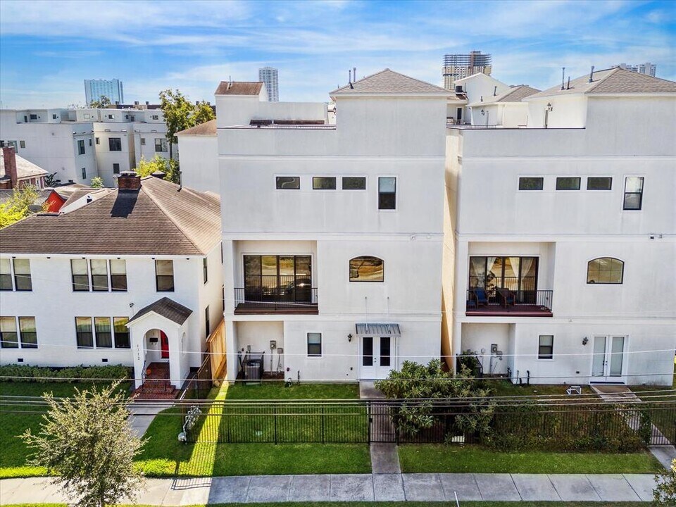 4705 Jackson St in Houston, TX - Building Photo
