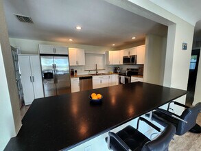 6049 45th Ave N in Kenneth City, FL - Building Photo - Building Photo