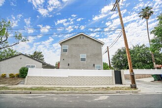 18517 Celtic St in Porter Ranch, CA - Building Photo - Building Photo