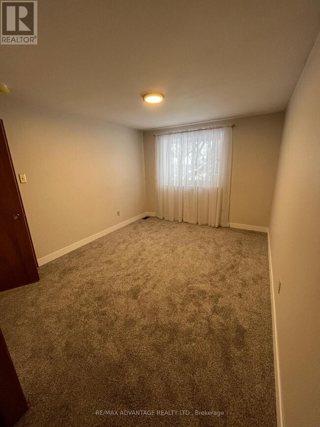 143 Downing Crescent in London, ON - Building Photo - Building Photo