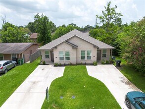 3915 Brookmeade Dr in Houston, TX - Building Photo - Building Photo