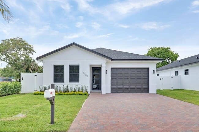 17780 Thelma Ave in Jupiter, FL - Building Photo - Building Photo