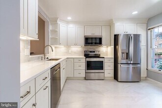 112 Gretna Green Ct in Alexandria, VA - Building Photo - Building Photo