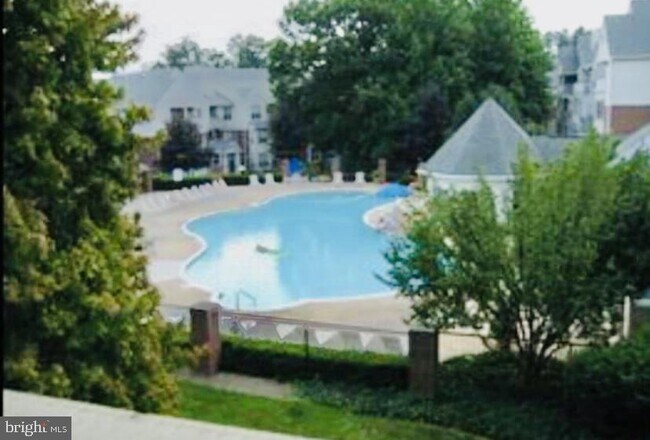 3920 Penderview Dr-Unit -301 in Fairfax, VA - Building Photo - Building Photo