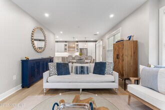 45 Golden Eye Ln in Port Monmouth, NJ - Building Photo - Building Photo