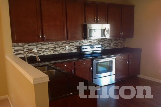 10007 Bristley Rd in Charlotte, NC - Foto de edificio - Building Photo