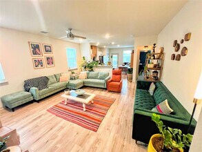 10805 Tildon Ave in Austin, TX - Building Photo - Building Photo