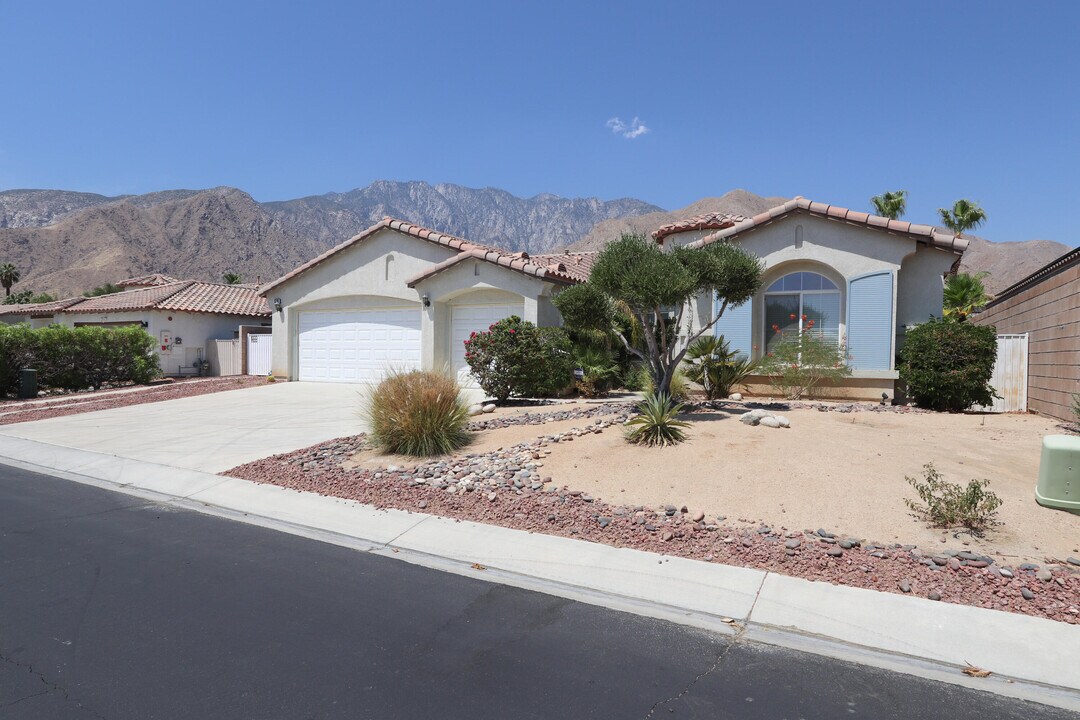 3713 Vista Verde in Palm Springs, CA - Building Photo