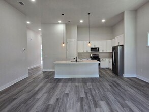 6548 NW 109th Pl in Alachua, FL - Building Photo - Building Photo