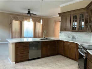 1065 Garden Gate Dr in Manteca, CA - Building Photo - Building Photo