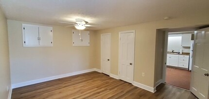 100 Twin Acres Dr, Unit Apt. C. in Fayetteville, NC - Building Photo - Building Photo