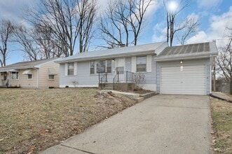 236 S Cadillac Dr in St. Charles, MO - Building Photo - Building Photo