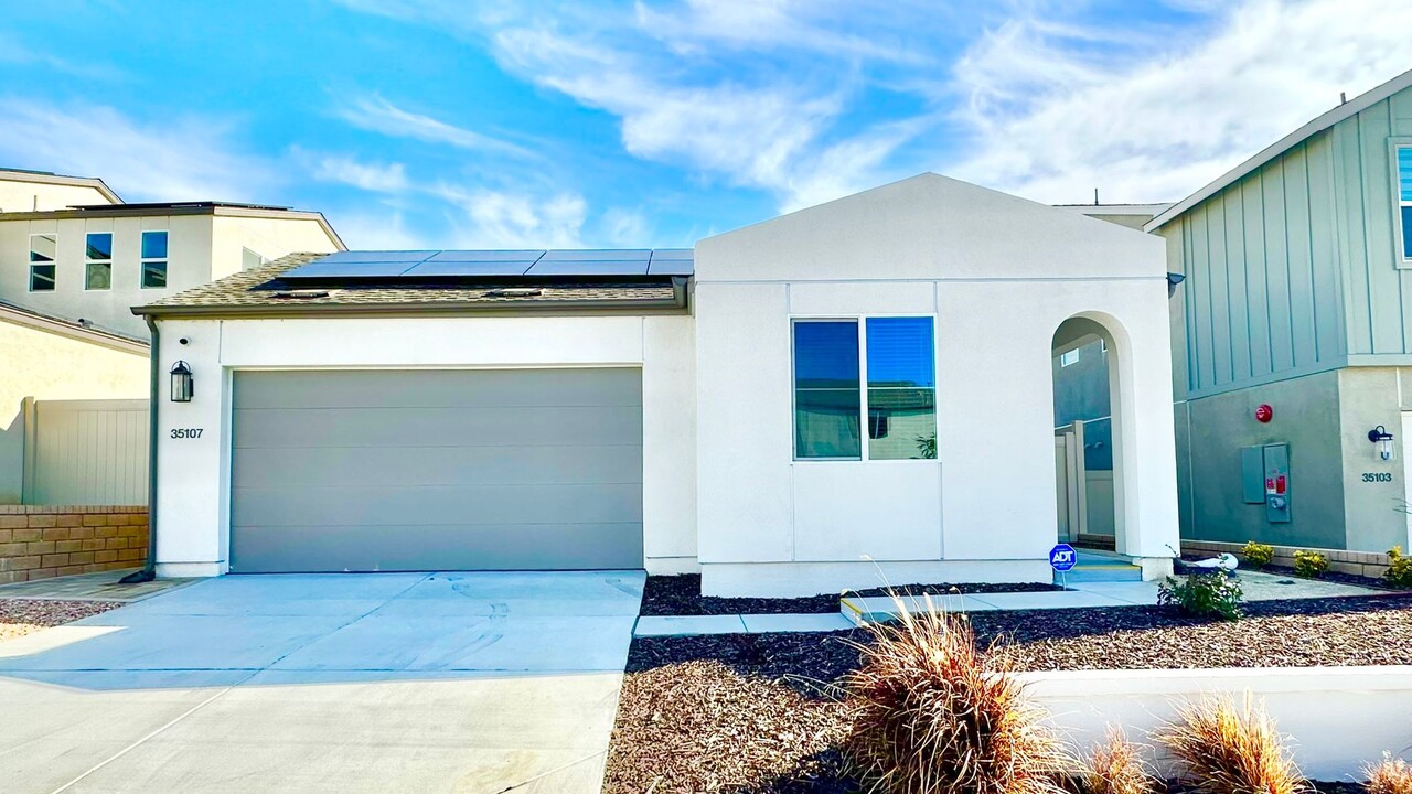 35107 Bergamot Cv in Fallbrook, CA - Building Photo
