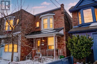 303 Wallace Ave in Toronto, ON - Building Photo - Building Photo