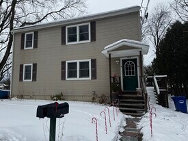 150 Ethan Allen Pky, Unit B in Burlington, VT - Building Photo