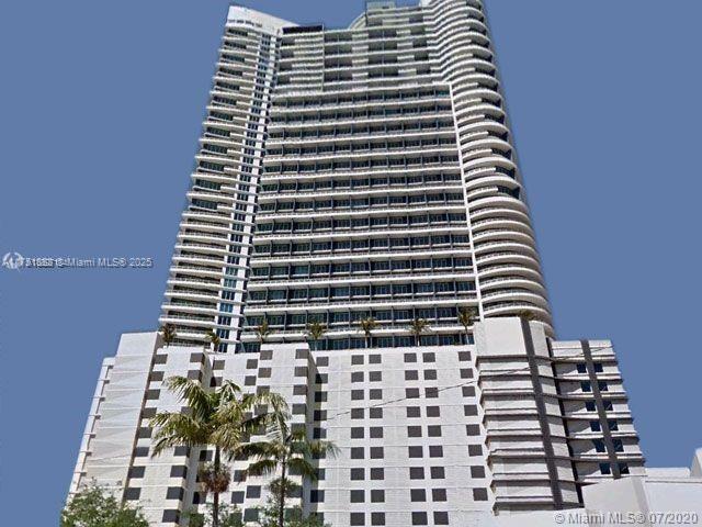 60 SW 13th St, Unit 3806 in Miami, FL - Building Photo