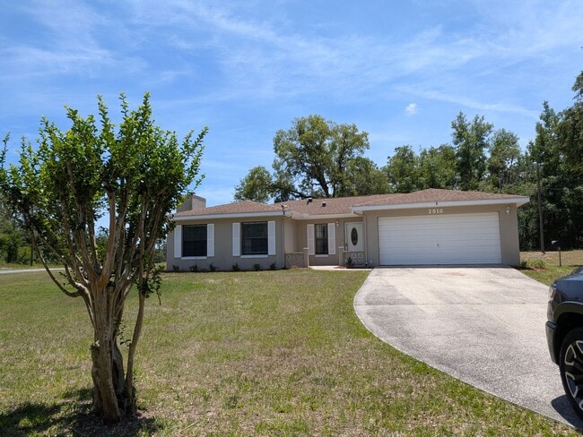 property at 2510 W Dolphin Dr