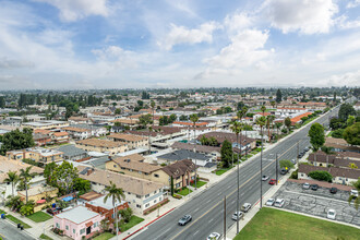 10543 Downey Ave in Downey, CA - Building Photo - Building Photo