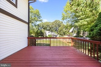 284 Oakwood Village Ct in Glen Burnie, MD - Building Photo - Building Photo