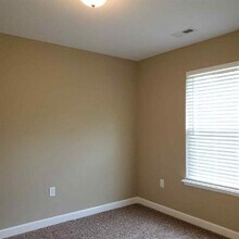 907 W Gay St in Warrensburg, MO - Building Photo - Building Photo