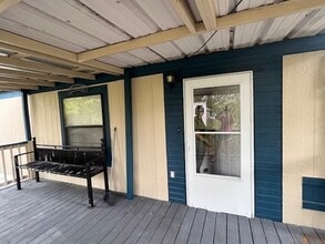 221 Avenue M in Huntsville, TX - Building Photo - Building Photo