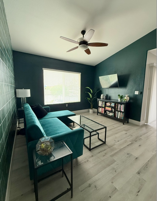 7255 W Sunset Rd, Unit 2109 in Las Vegas, NV - Foto de edificio - Building Photo