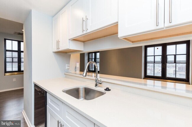 1601 Spring Garden St photo'