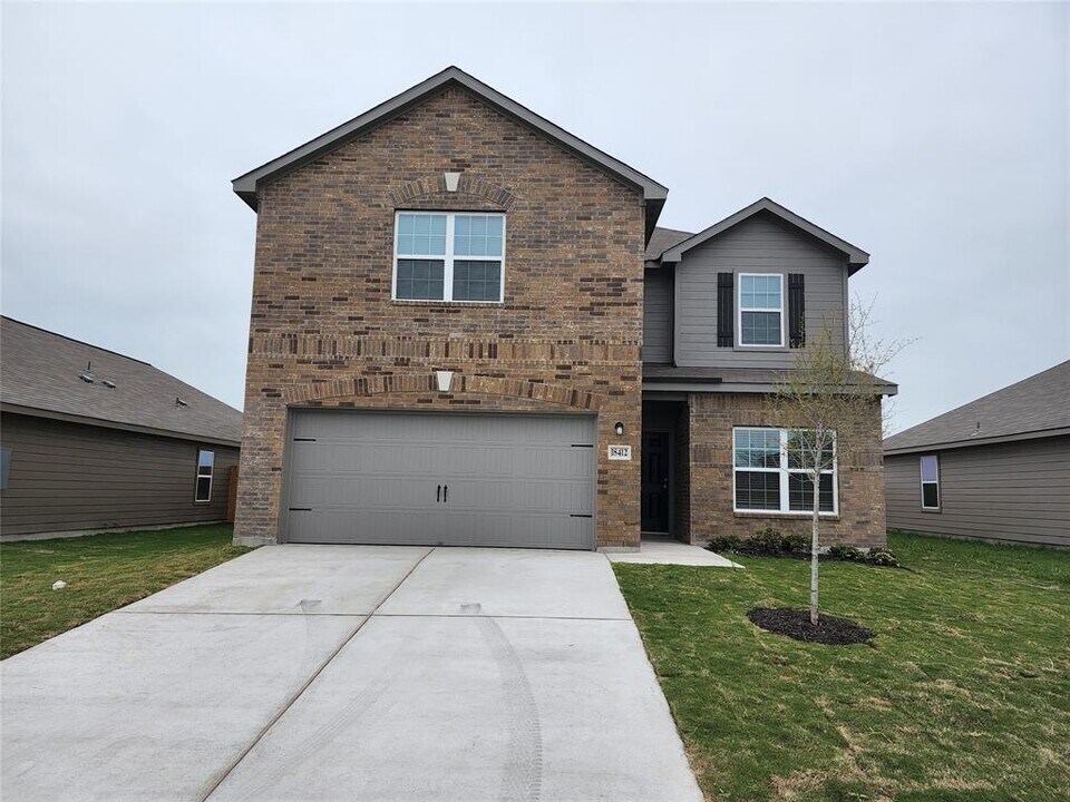 18412 Speculator Ln in Elgin, TX - Building Photo