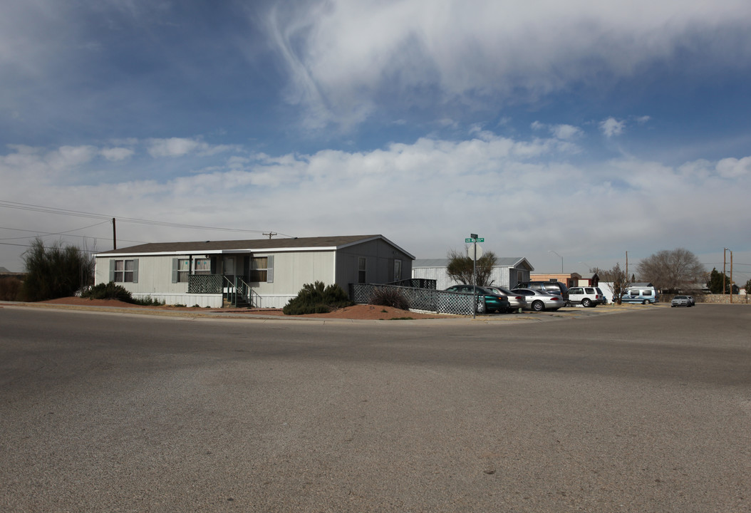 Aaker Trailer Park in El Paso, TX - Building Photo