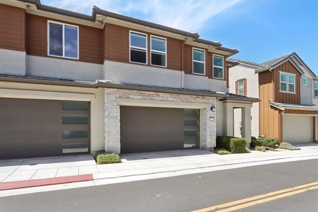 1363 S Shields Ave in Mountain House, CA - Building Photo - Building Photo
