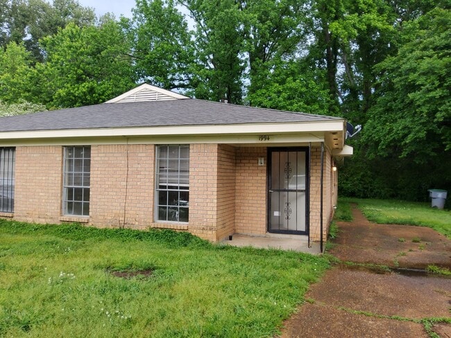 property at 1994 Goldbrier Ln