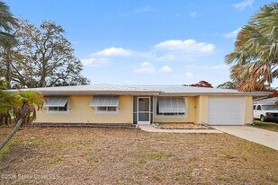 1340 Mariposa Dr NE in Palm Bay, FL - Building Photo