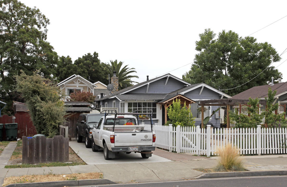 439-441 Harrison Ave in Redwood City, CA - Building Photo