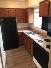 2415 W 14 Mile Rd in Royal Oak, MI - Building Photo - Building Photo