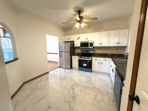 1409 Sampson Ln in Virginia Beach, VA - Building Photo - Building Photo