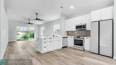 2800 E Aragon Blvd in Sunrise, FL - Building Photo - Building Photo
