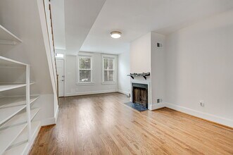 811 Kentucky Ave SE in Washington, DC - Building Photo - Building Photo