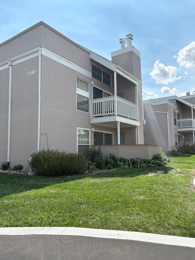 property at 3510 Parkmoor Vlg