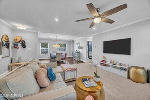 93 White St in Eatontown, NJ - Building Photo