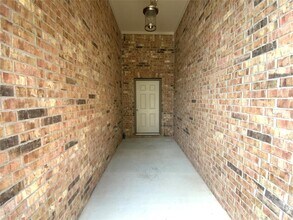 120 Carrington St in Hutto, TX - Foto de edificio - Building Photo