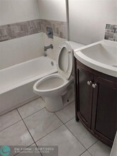 2470 NW 82nd St in Miami, FL - Building Photo - Building Photo
