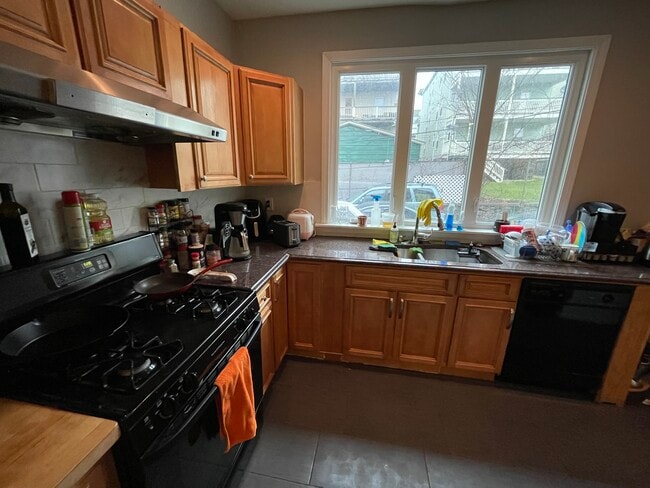 105 Bloomfield St, Unit #1