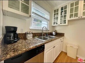 1134 Chelsea Ave in Santa Monica, CA - Building Photo - Building Photo