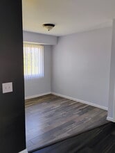 Willow Manor Apartments in Fenton, MI - Building Photo - Building Photo
