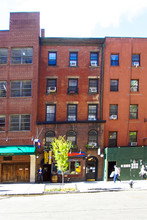 70 University Pl in New York, NY - Building Photo - Building Photo